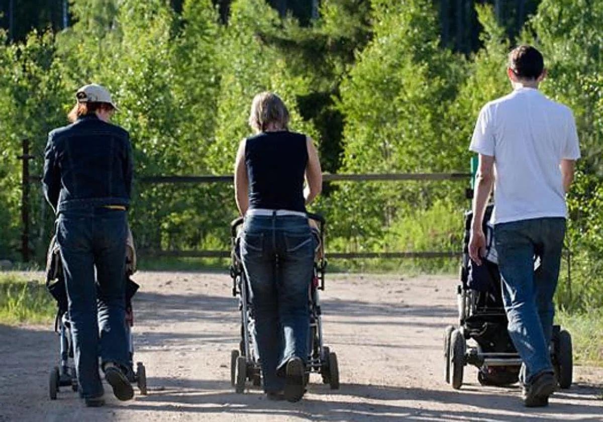 Euskadi retocará levemente su plan de ampliar los permisos de maternidad y paternidad
