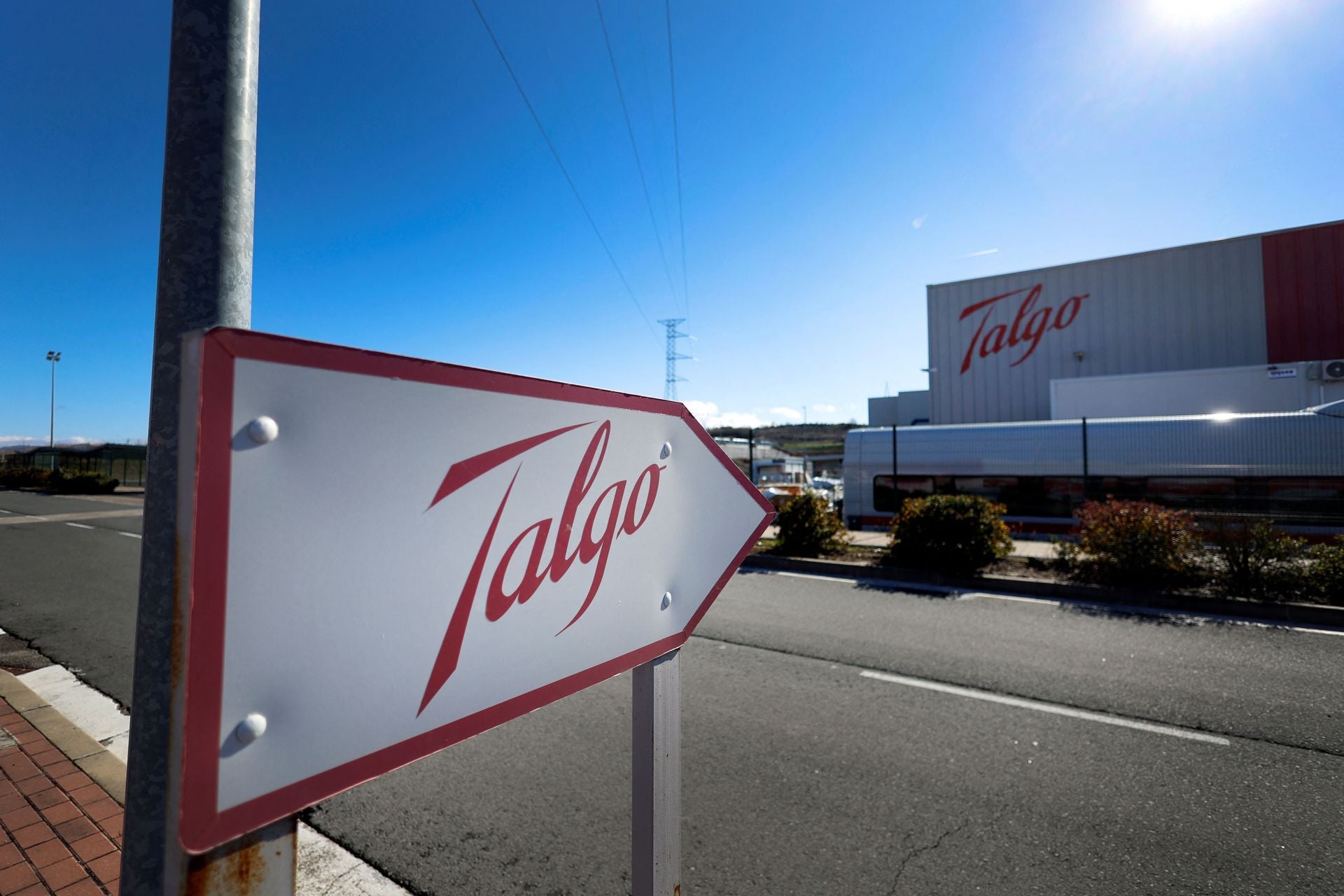 Moncloa valida la entrada de la Sepi en Talgo y da vía libre a la operación Jainaga