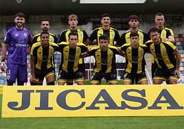 Los once jugadores del Barakaldo que salieron de inicio ante Osasuna Promesas en Lasesarre.