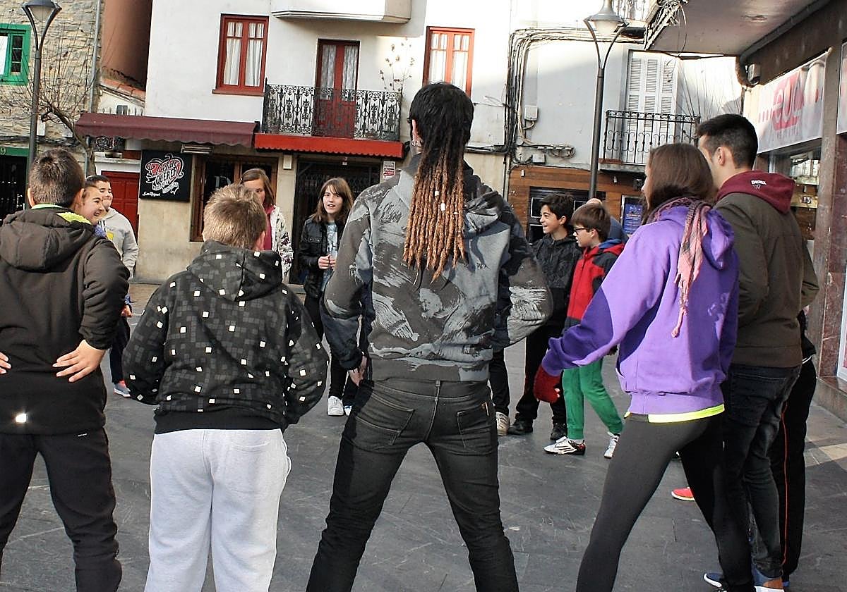 Estas colonias se dirigen a la juventud entre 12 y 16 años