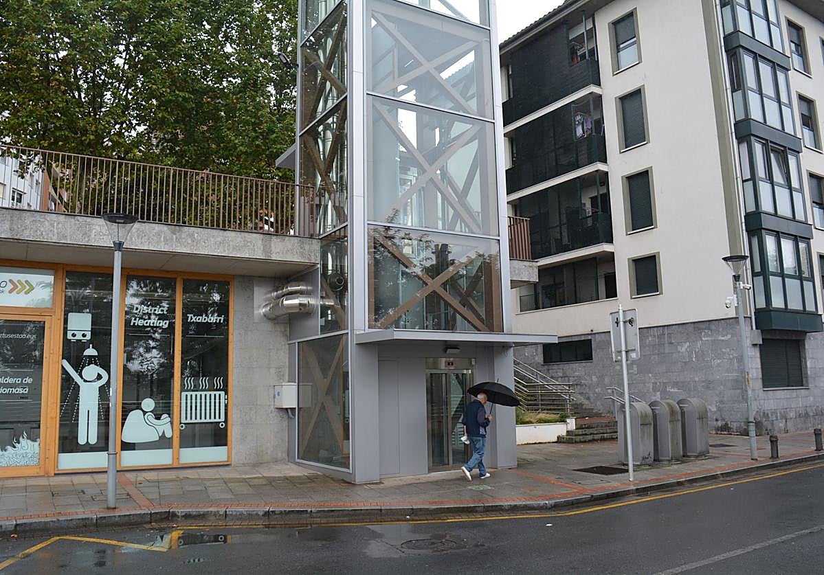 El elevador funcionará en horario de 7.00 a 23.00.