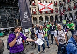 Los jardineros han hecho una 'ruta turística' explicando los motivos de su huelga.