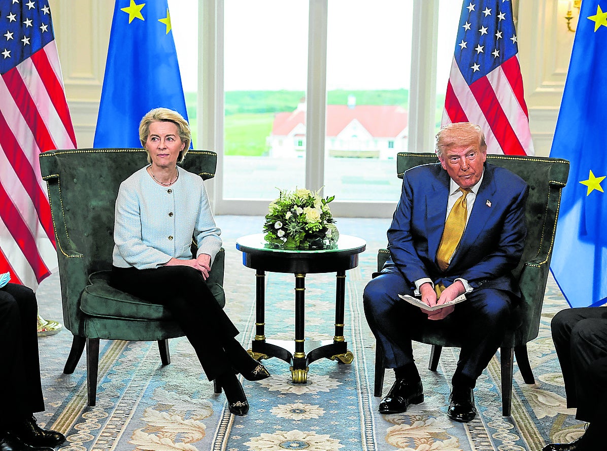 Von der Leyen y Trump cerraron el acuerdo comercial en Escocia.