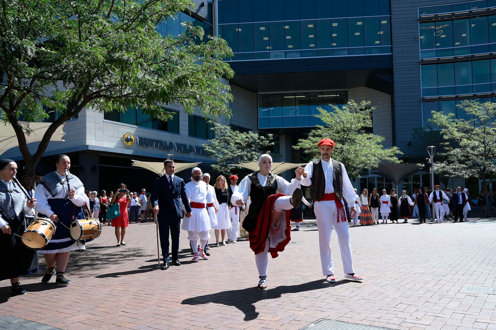 Premio al profesor Carmelo Urza, el padre del programa de intercambio de estudiantes entre EEUU y Euskadi