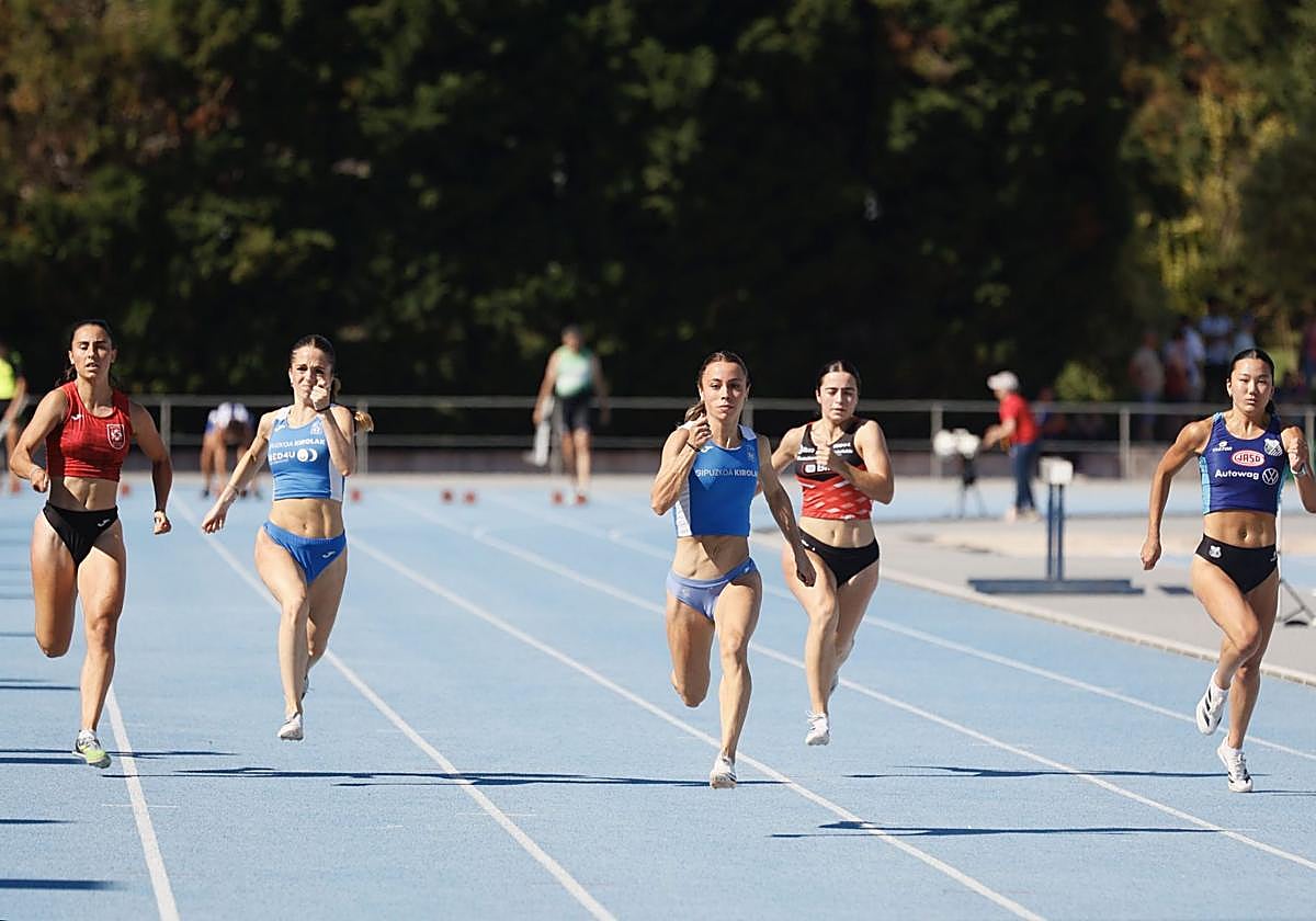 Récord de Euskadi de Aitana Rodrigo para empezar los 200 metros