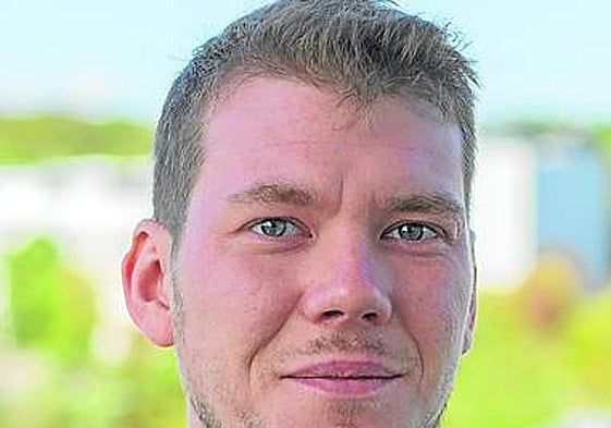 Serguéi Davydov reside en Alemania.