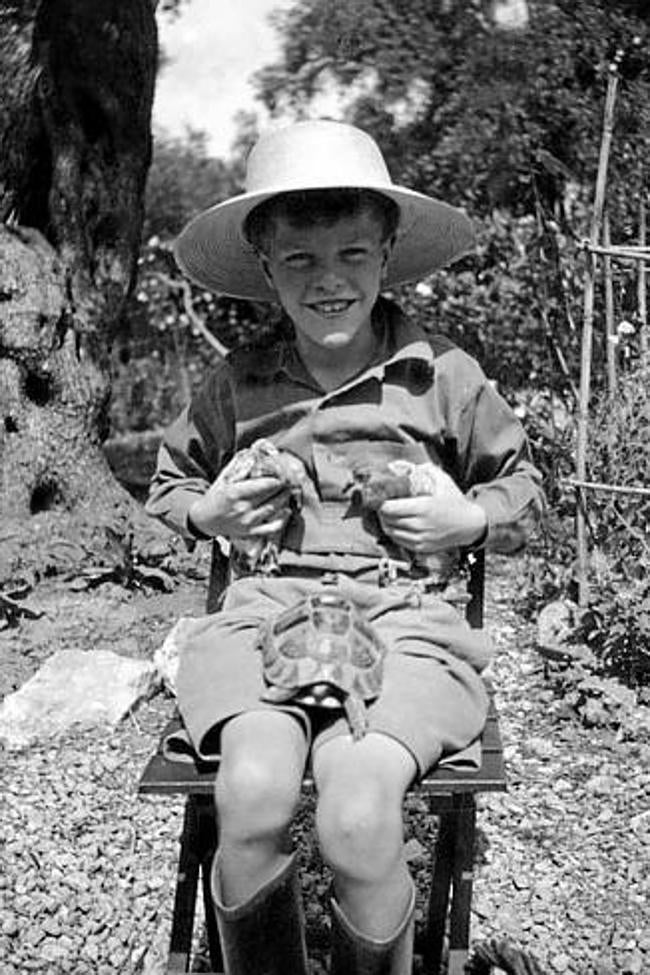 Durante su infancia en Corfú.