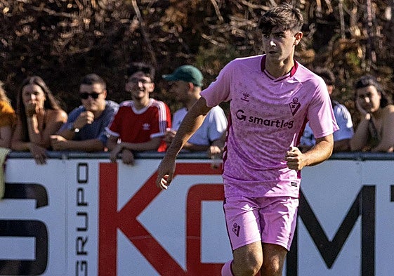 Aleix Garrido volvió a jugar de inicio, alternando su posición en la mediapunta con Javi Martínez.