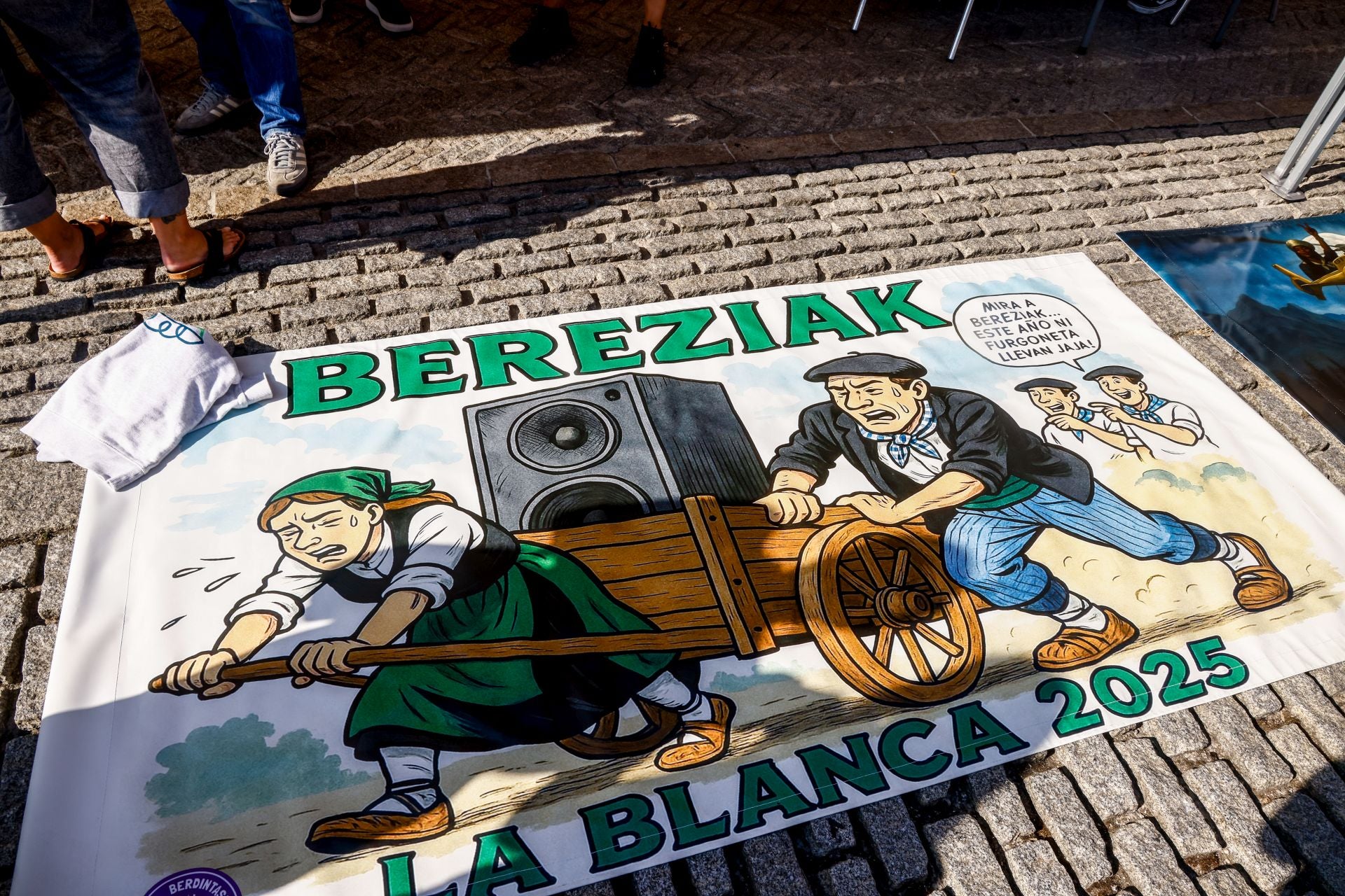 Las pancartas de la Comisión de Blusas y Neskas, en imágenes