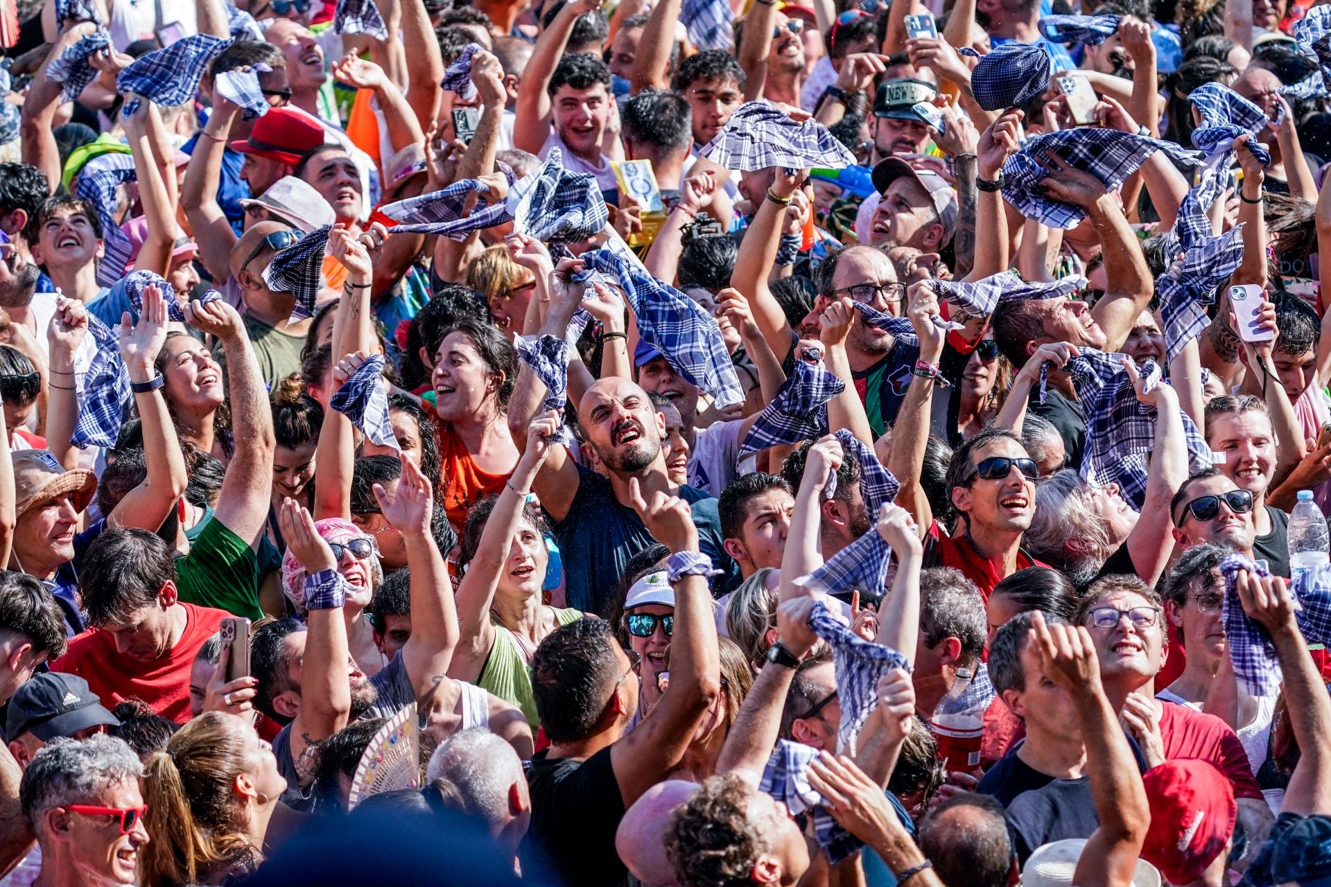 La bajada de Celedón en imágenes