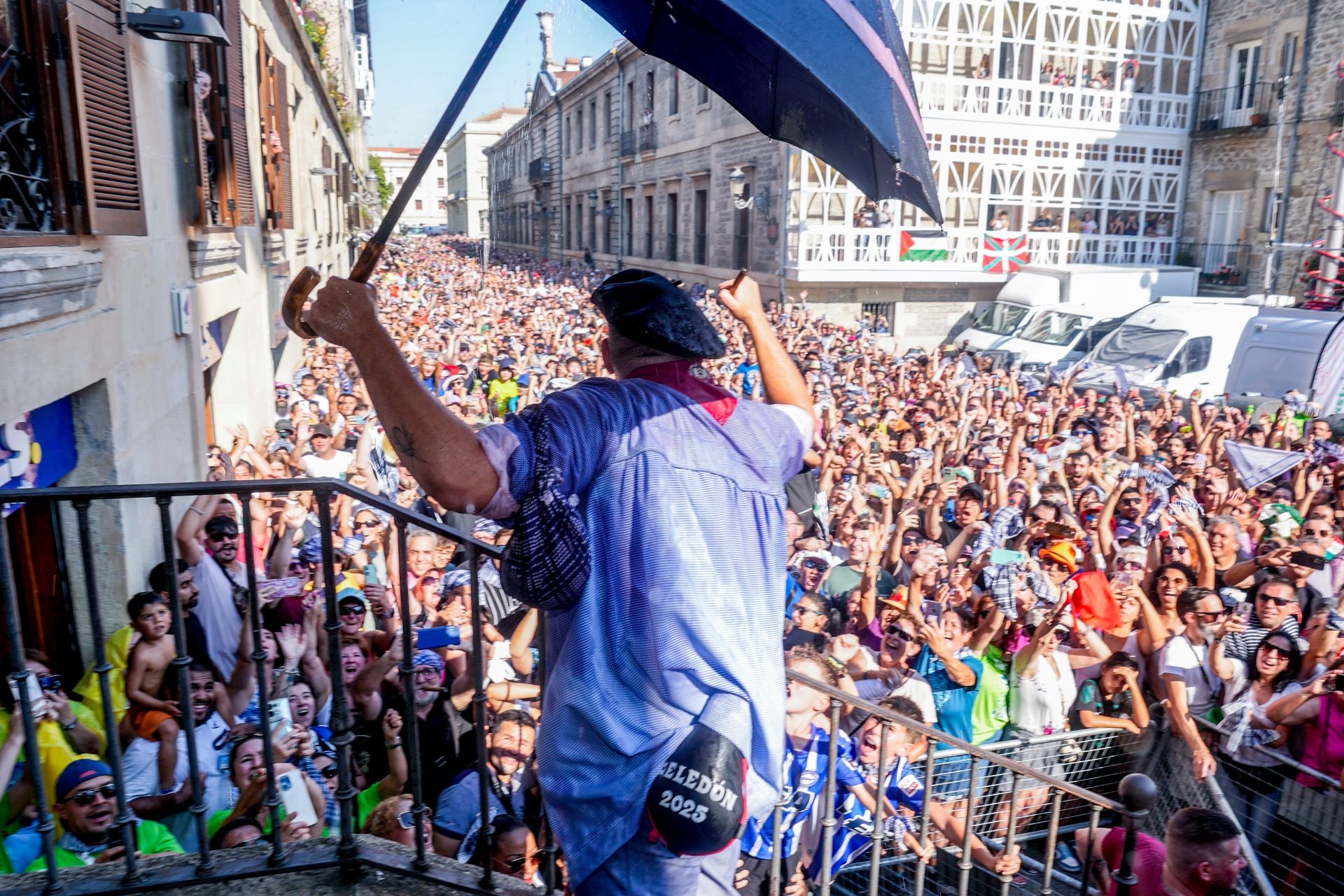 La bajada de Celedón en imágenes