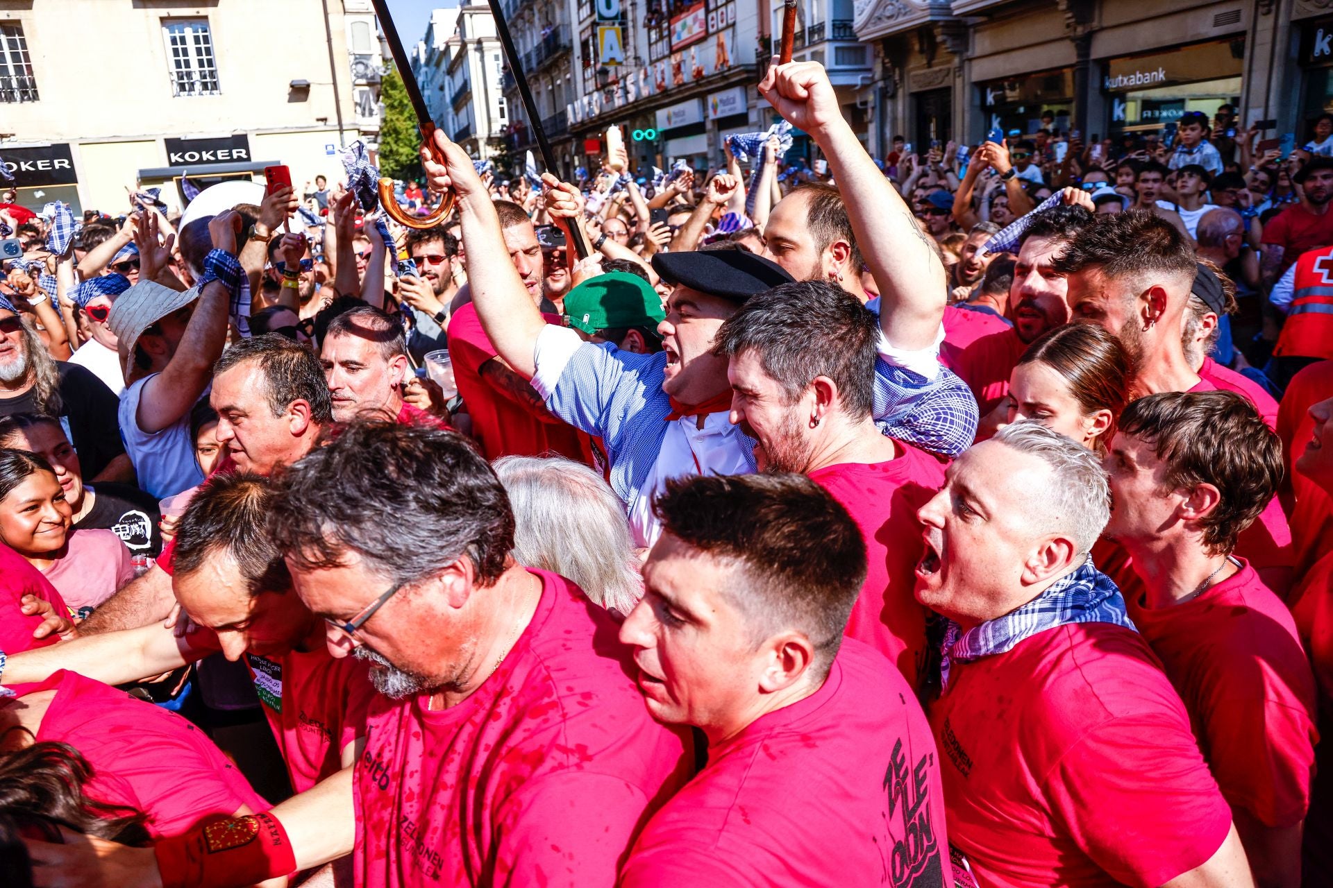 La bajada de Celedón en imágenes