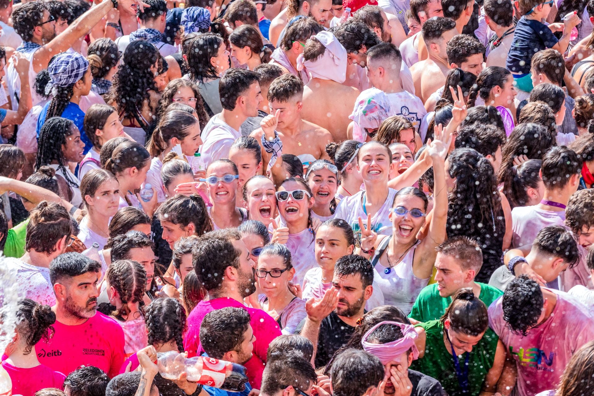 La bajada de Celedón en imágenes