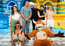 El actor Fernando Gil ejerció de padrino de Urduliz.