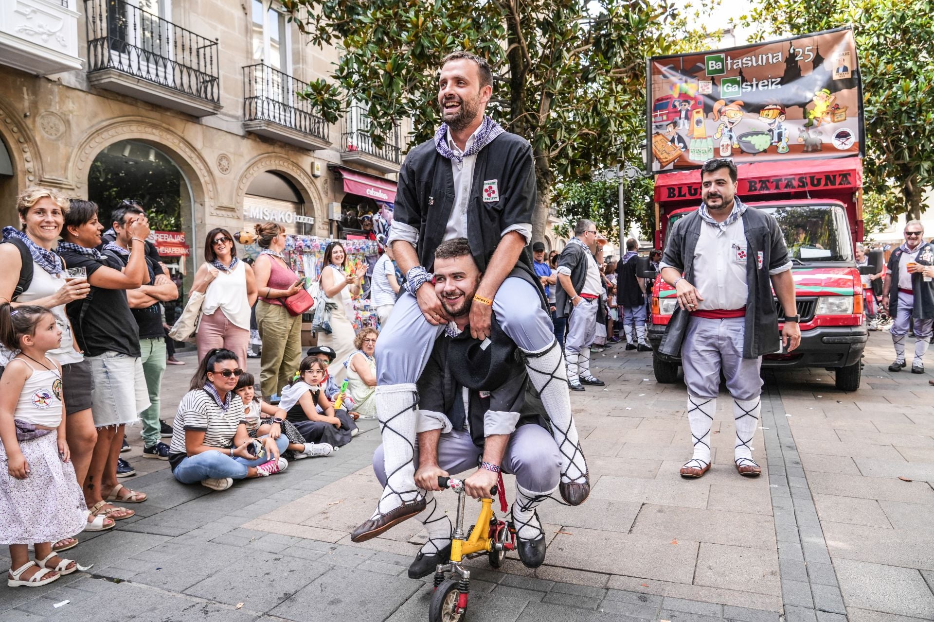 La segunda jornada de fiestas de Vitoria, en imágenes