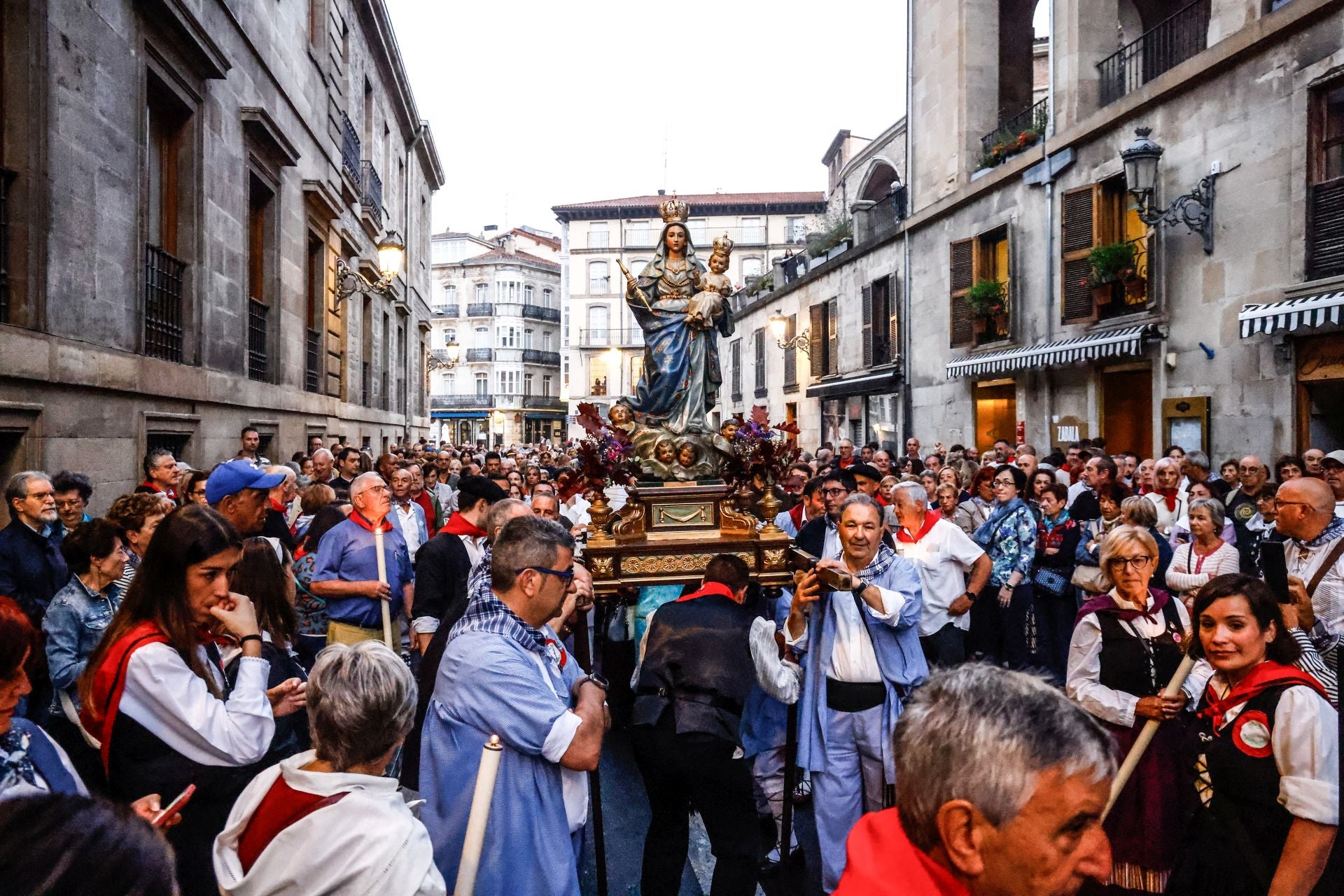 El Rosario de la Aurora, en imágenes