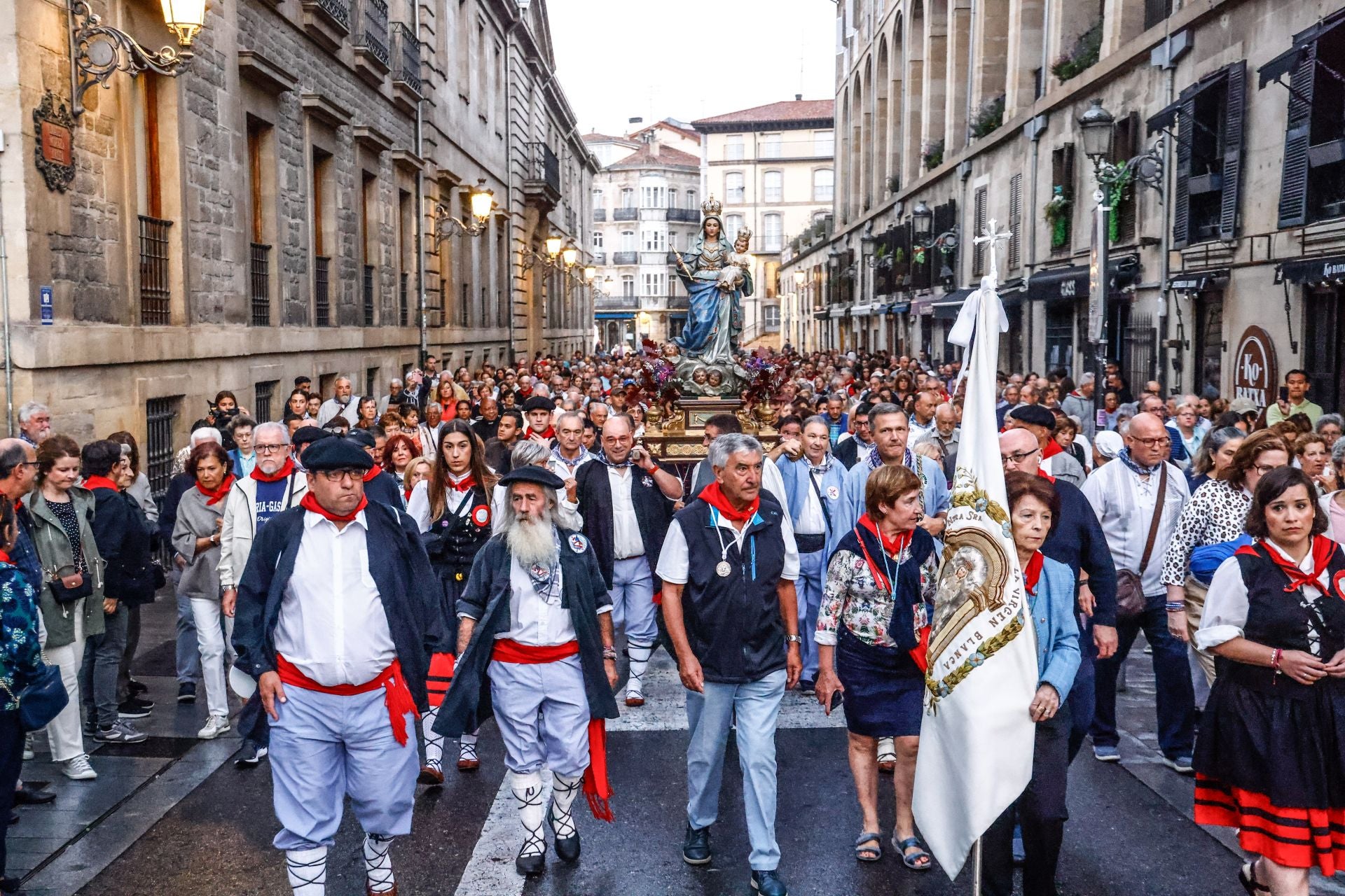 El Rosario de la Aurora, en imágenes
