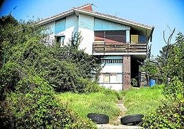 La vivienda fue desalojada la semana pasada por orden judicial y su propietario deberá tapiar el edificio.