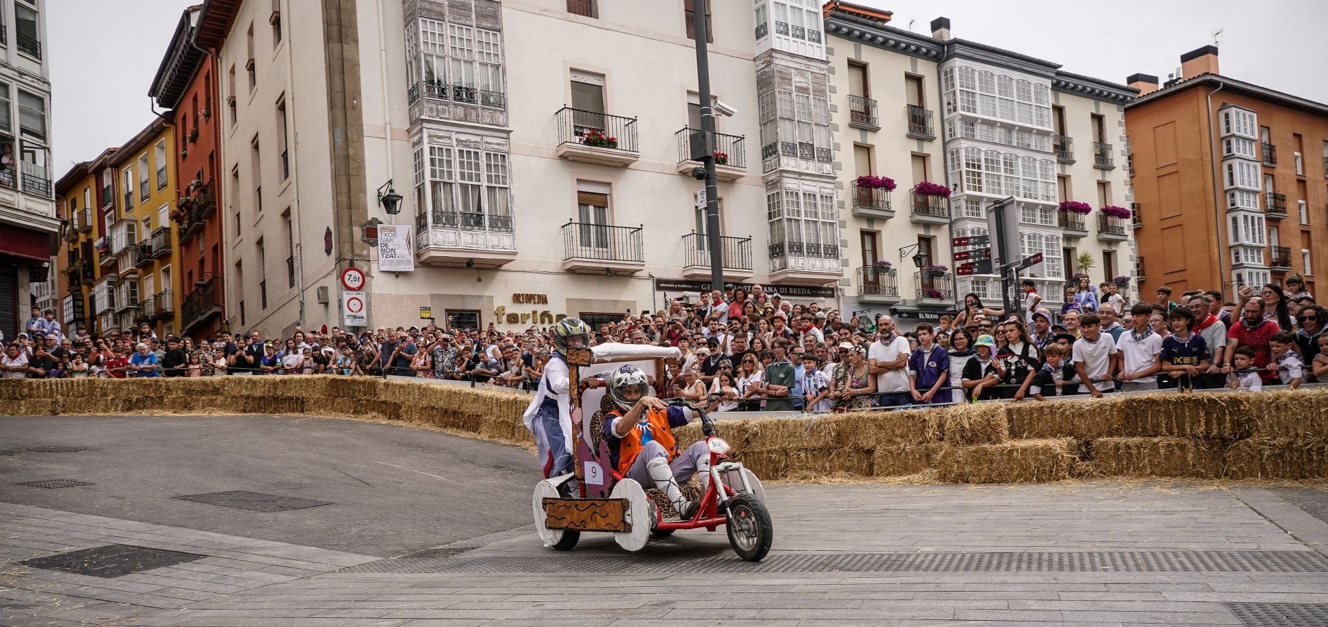 Las imágenes de la carrera de goitiberas en Vitoria