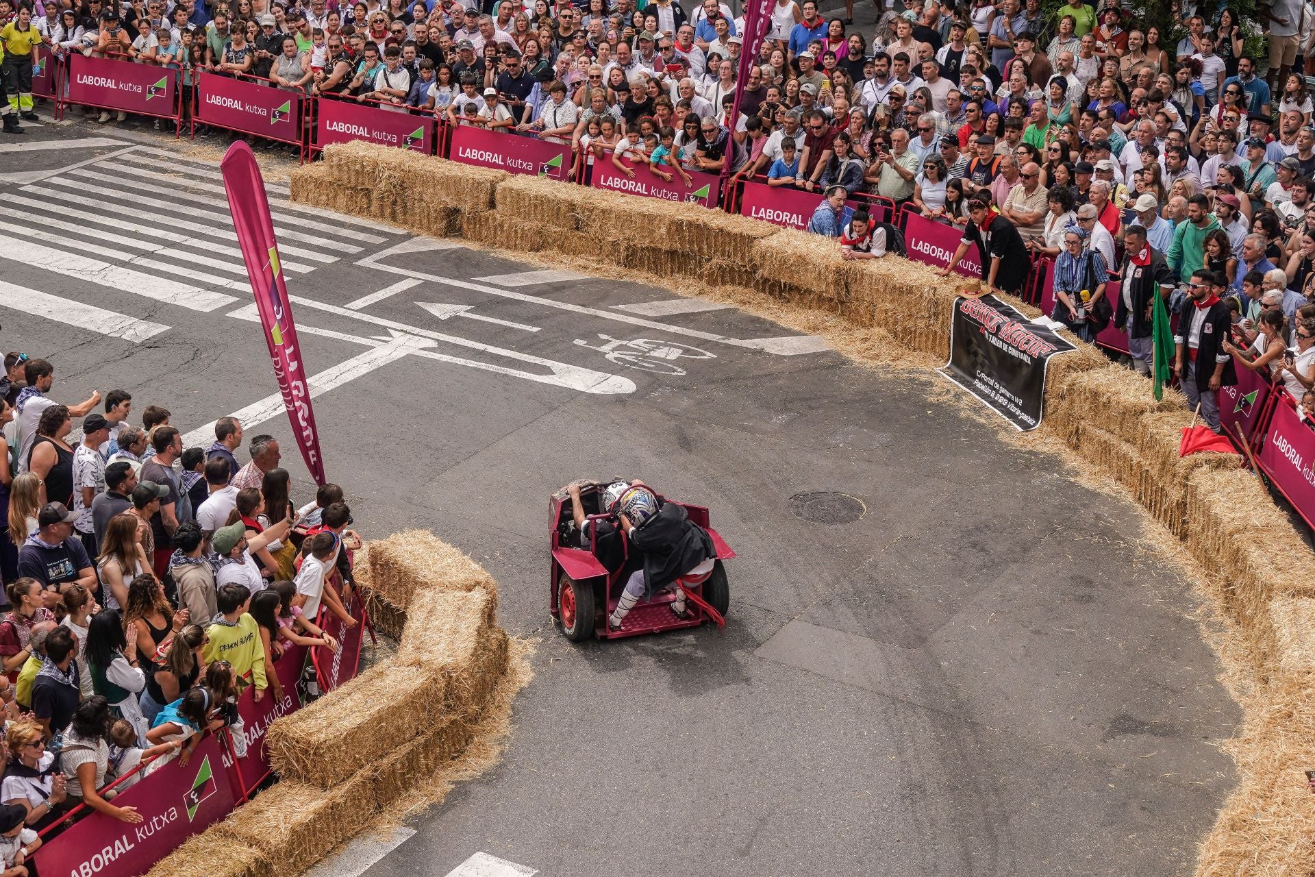 Las imágenes de la carrera de goitiberas en Vitoria