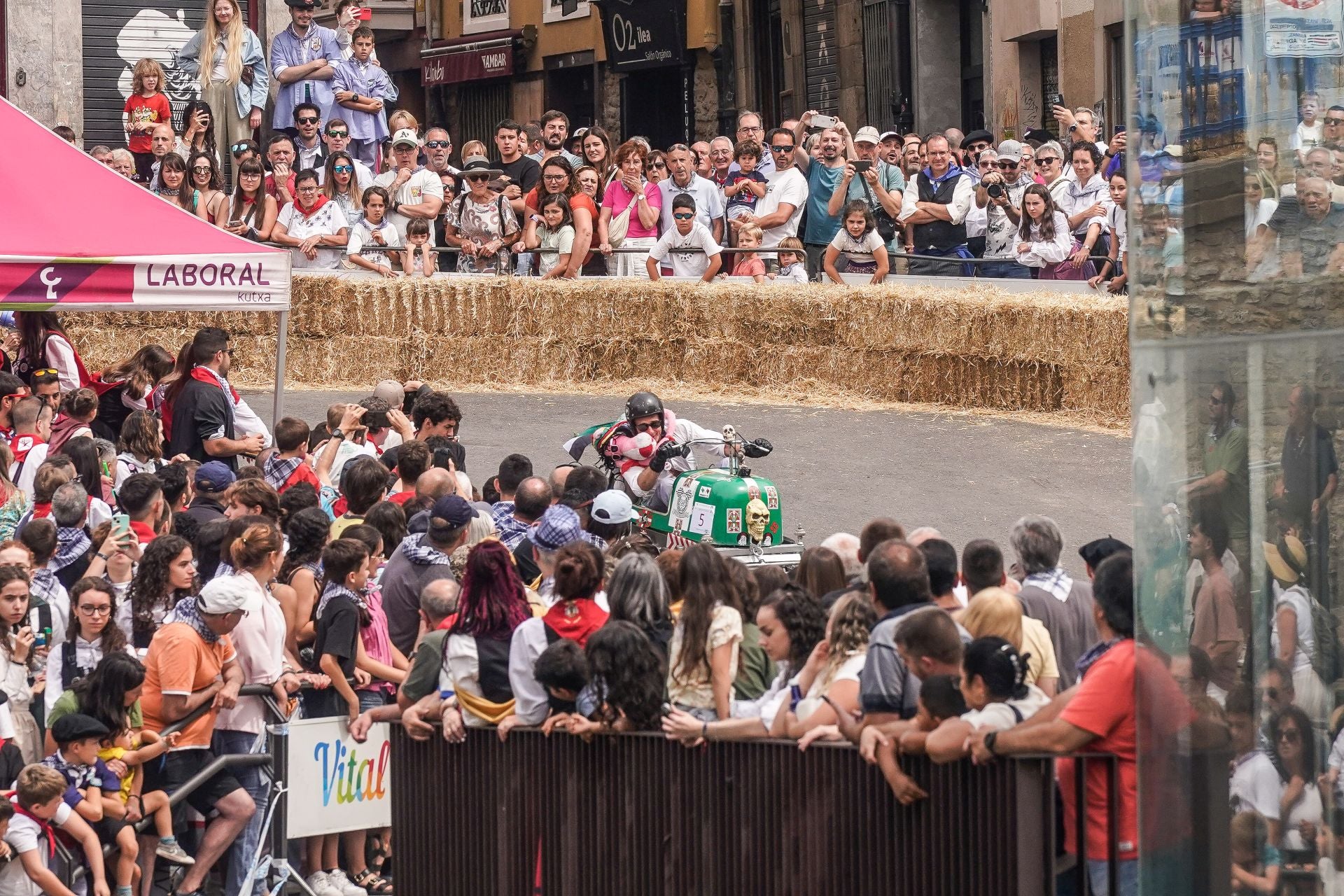 Las imágenes de la carrera de goitiberas en Vitoria