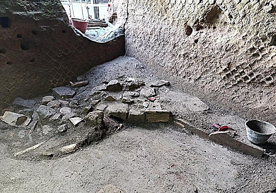 Parte de las excavaciones que muestran un espacio reutilizado tras la erupción.