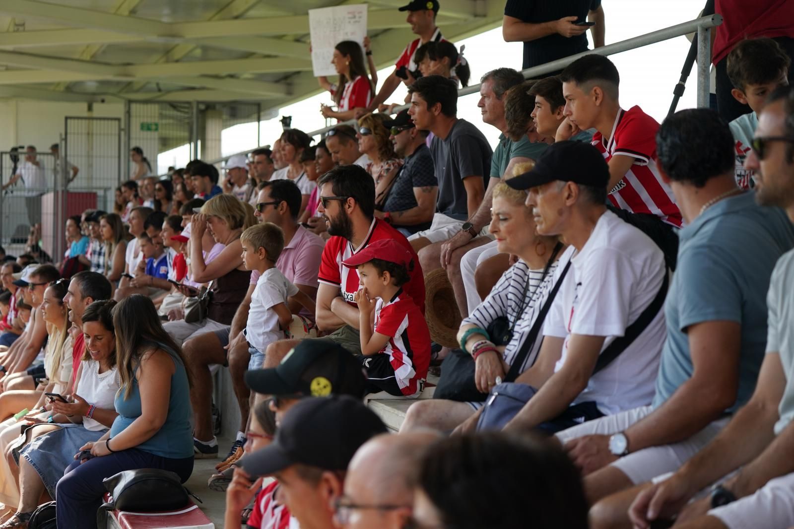 Las imágenes de la afición en Lezama