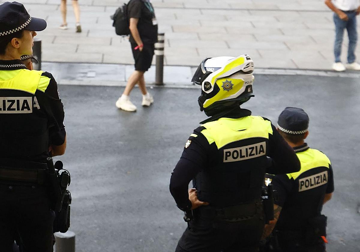 Ciudadanos retienen a un ladrón que intenta robar un reloj de 30.000 euros en Vitoria