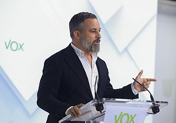 El líder de Vox, Santiago Abascal, durante una rueda de prensa.