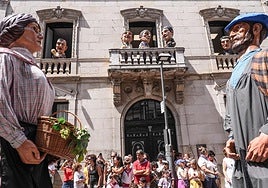Último acto de los gigantes y cabezudos en La Blanca.