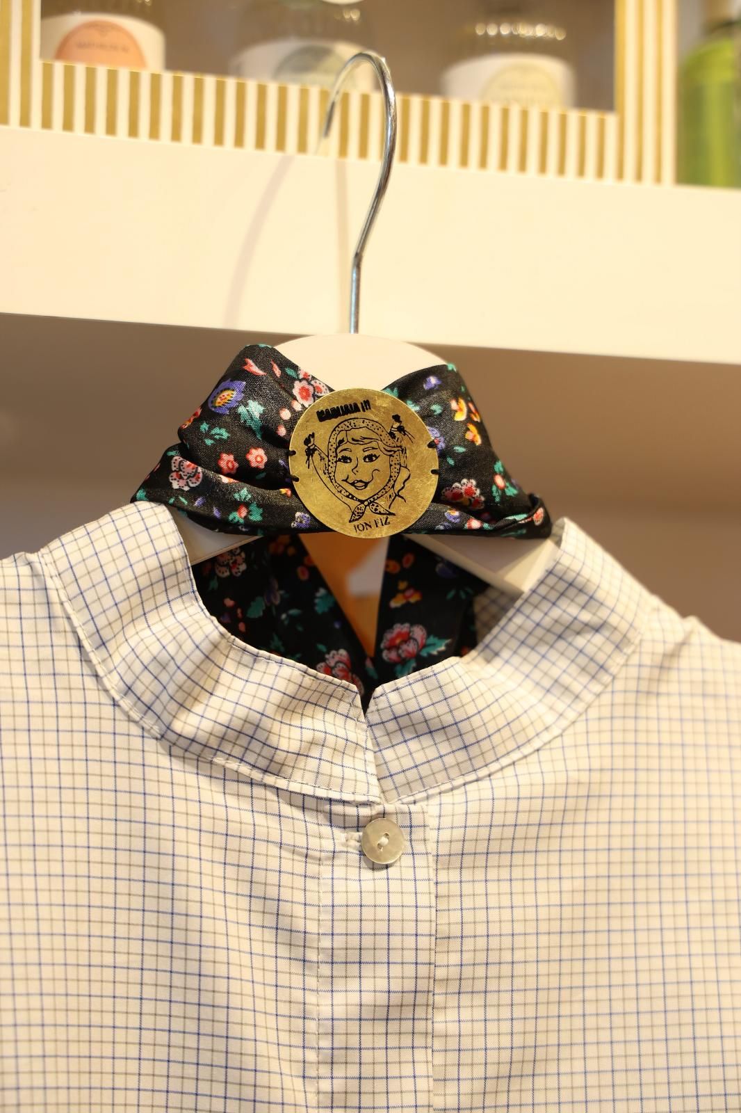 La camiseta más &#039;chic&#039; de Marijaia, faldas «anti-kalimotxo»... El diseñador Ion Fiz lanza una colección para Aste Nagusia