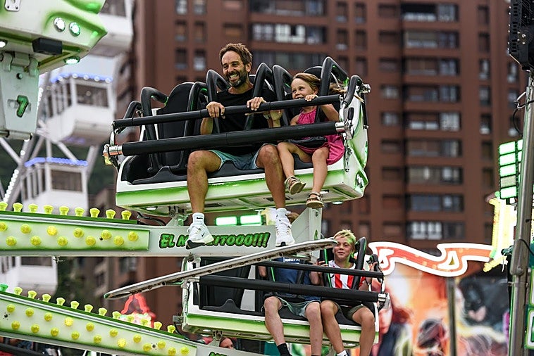 Las barracas ya están en funcionamiento en el parque Etxebarria.