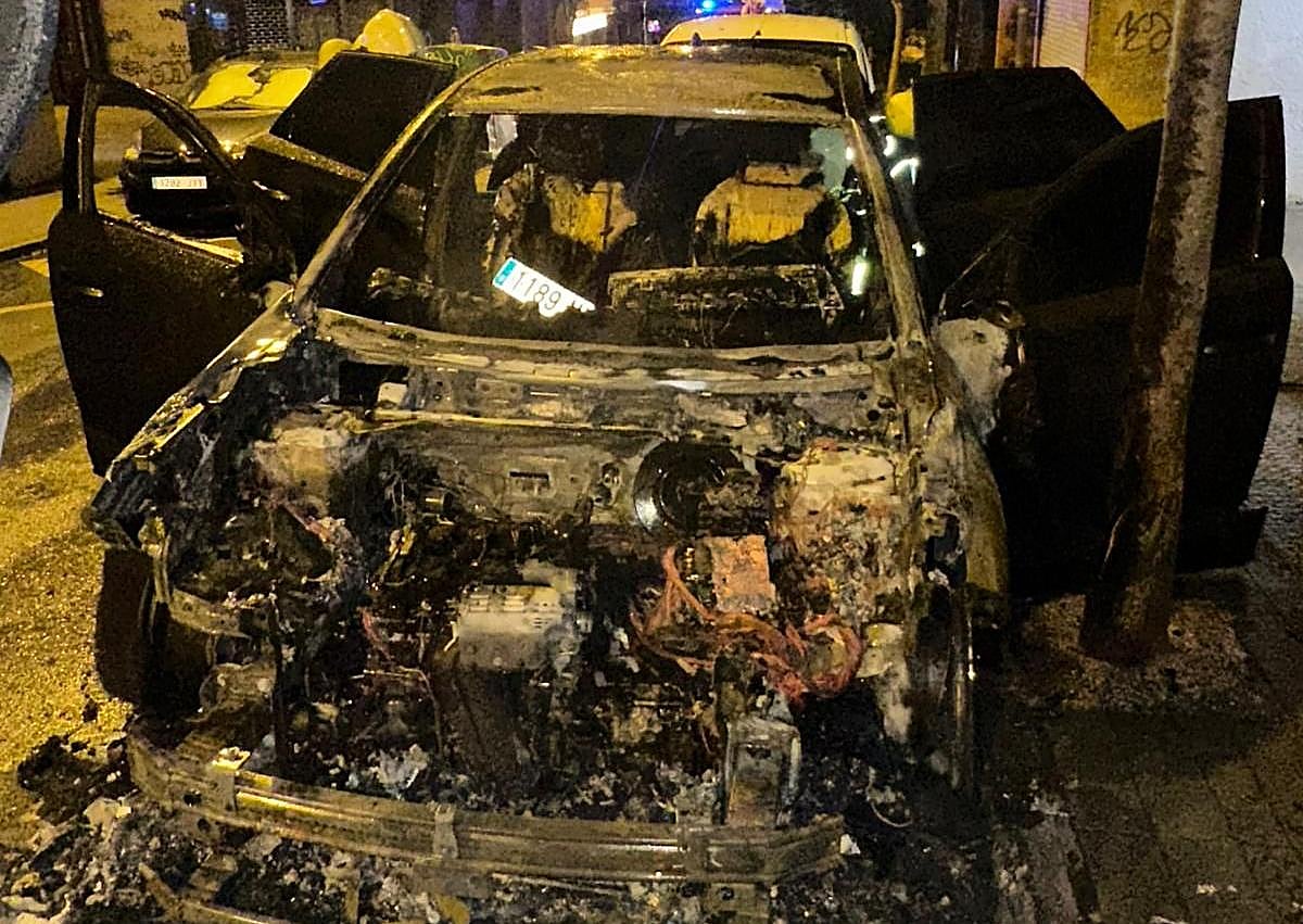 Imagen secundaria 1 - Un pirómano incendia cuatro coches en Getxo desde el viernes