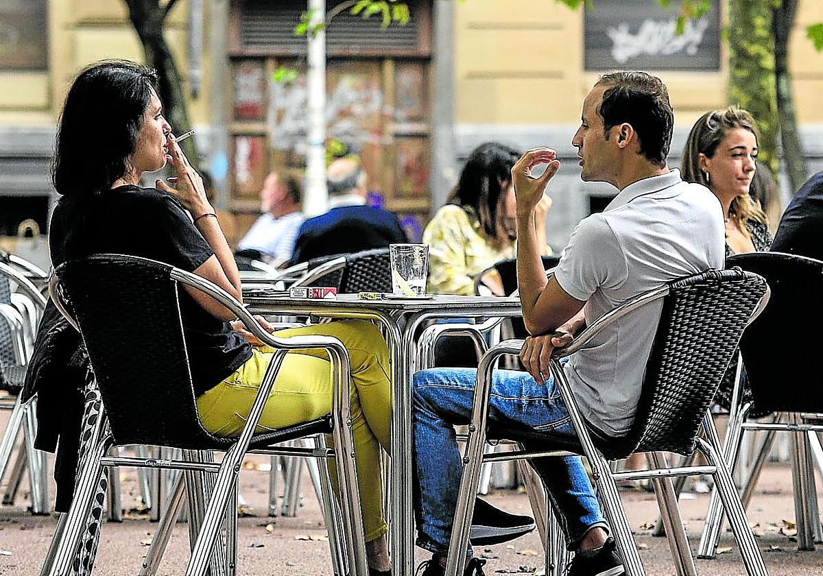 La ley antitabaco que entró en vigor en 2011 supuso un antes y un después para un sector cuyas ventas han ido en declive.