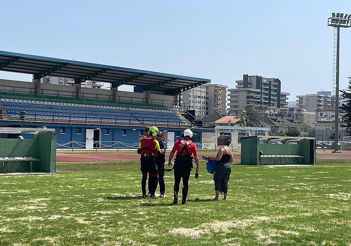 Rescatan a un niño vizcaíno de 8 años en la playa de Sonabia tras caer en una zona de rocas