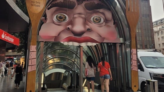 Gargantua se da un festín con los viajeros del metro en Aste Nagusia