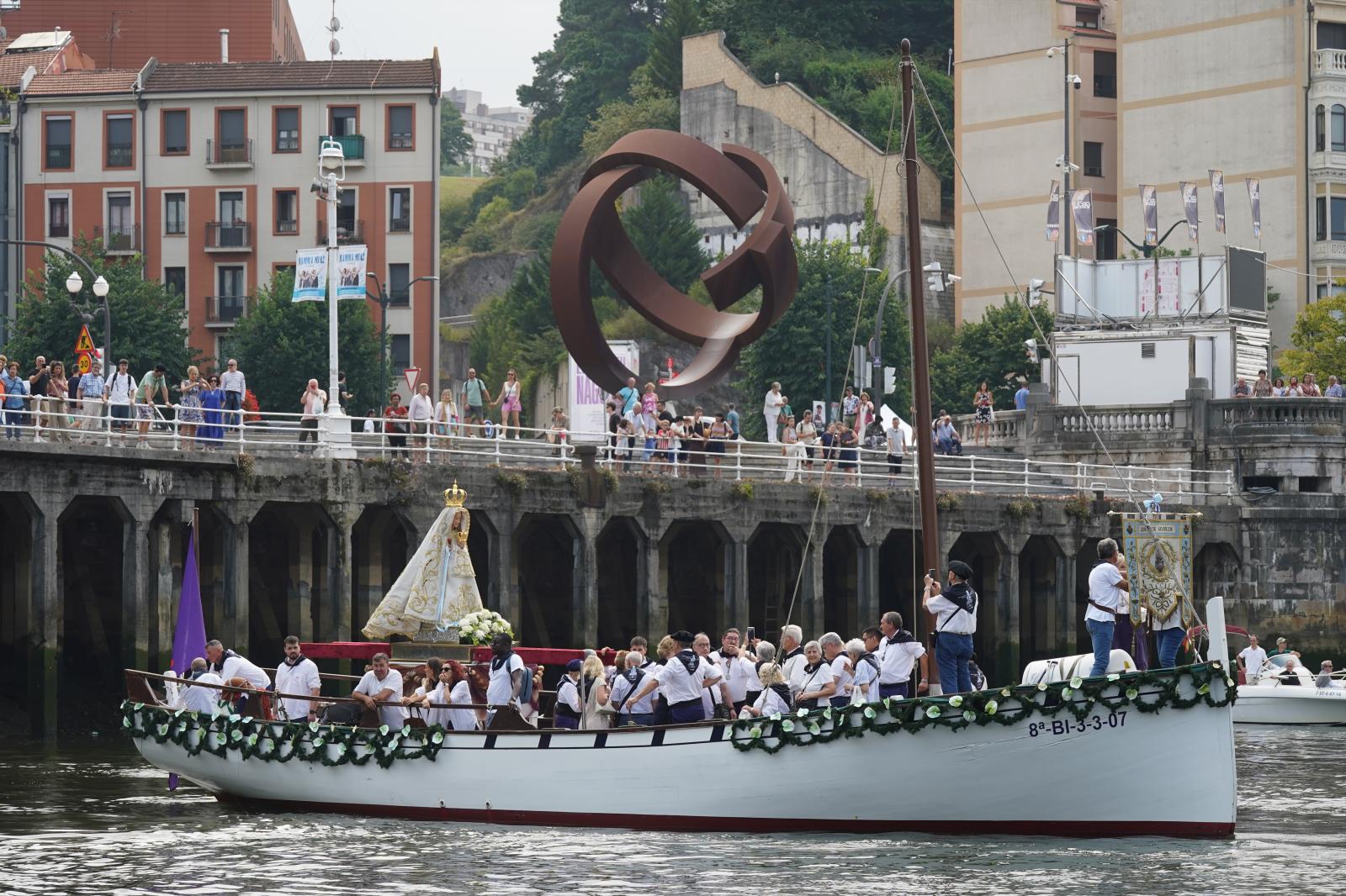 «He pasado la noche en vela pensando en que la Amatxu llegara sana y salva a Bilbao»