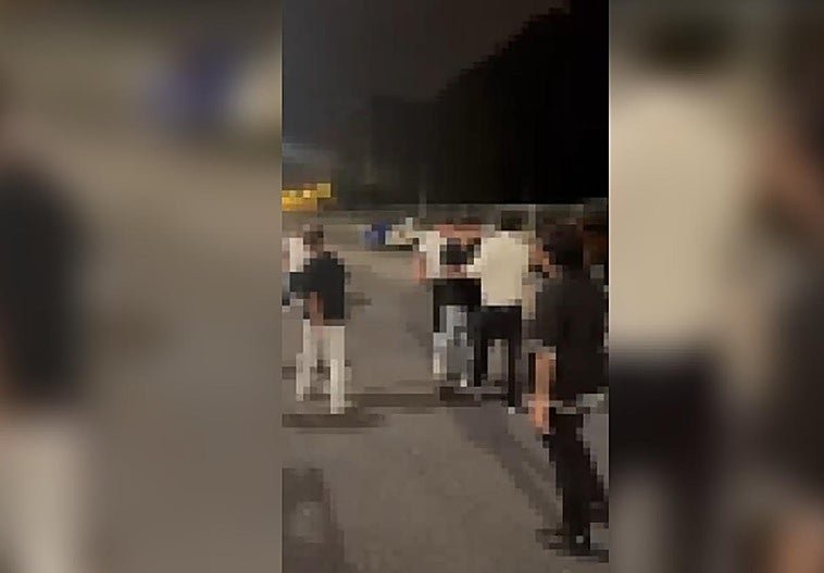 Dos detenidos y dos heridos en una pelea multitudinaria de madrugada en Bolueta