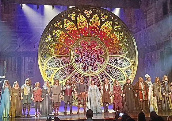 El rosetón y los saludos finales