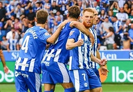 Carlos Vicente celebra su gol al Sevilla.