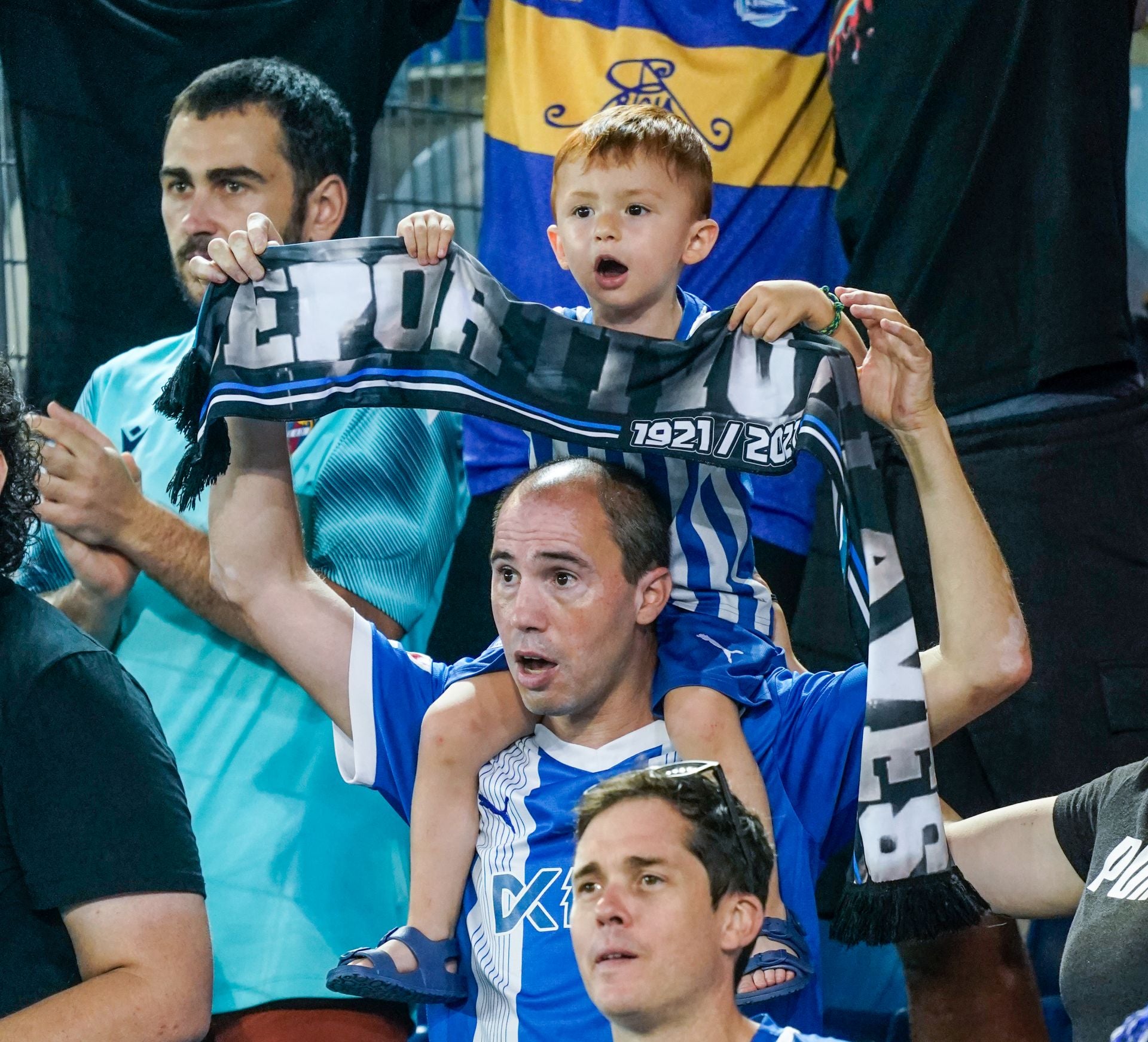 Las imágenes del regreso de la afición a Mendizorroza