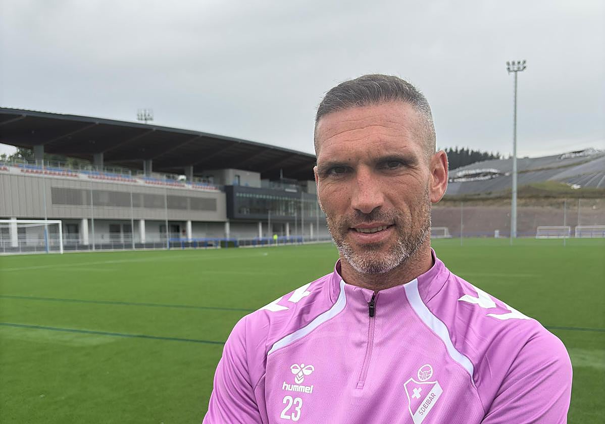 El capitán navarro emprenderá su décima temporada en el Eibar.