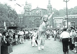 La primera Marijaia vestía unos ropajes más discretos que la actual.