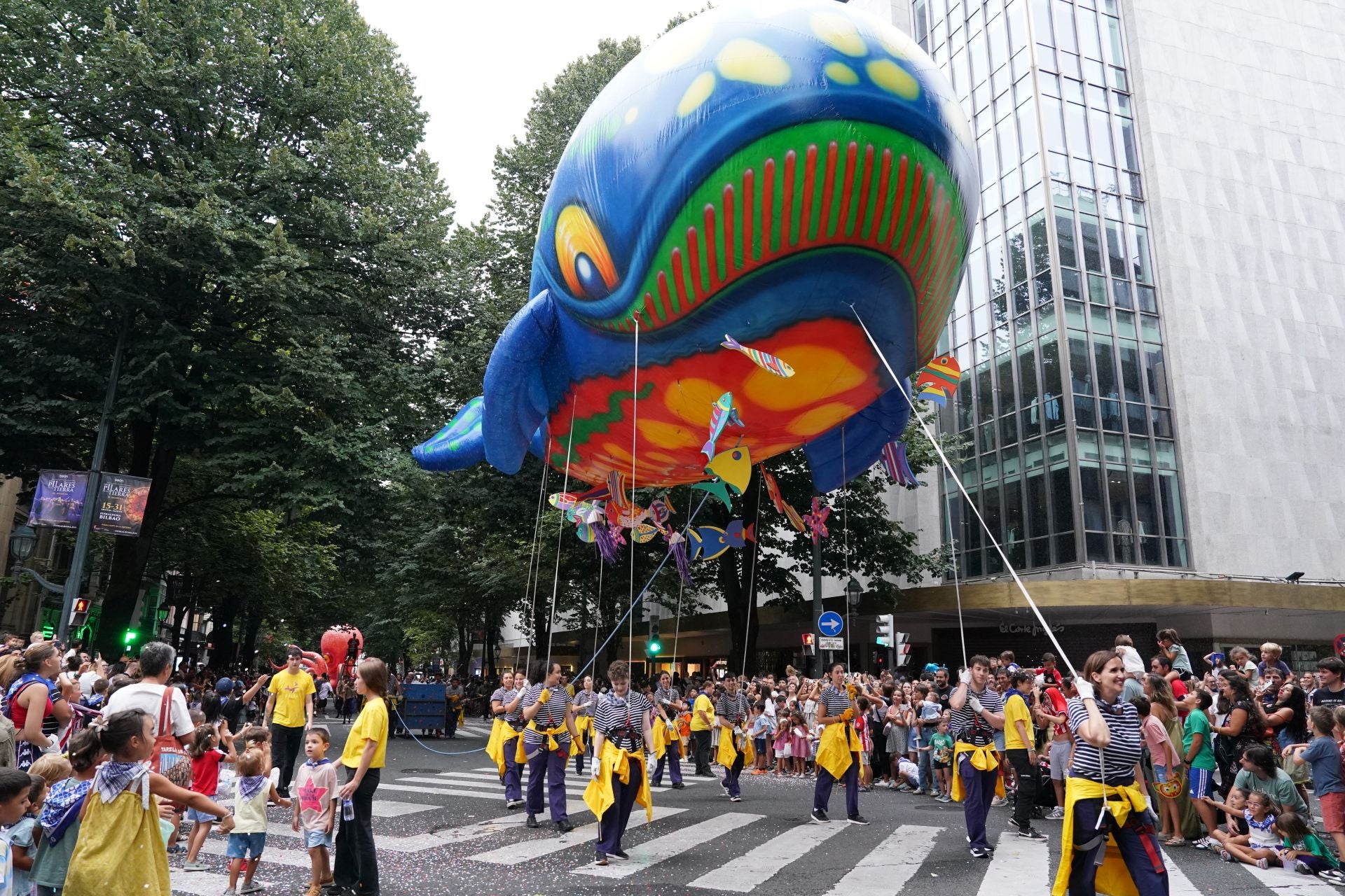 Las mejores imágenes del desfile de &#039;Bali&#039;, la ballena de la Aste Nagusia