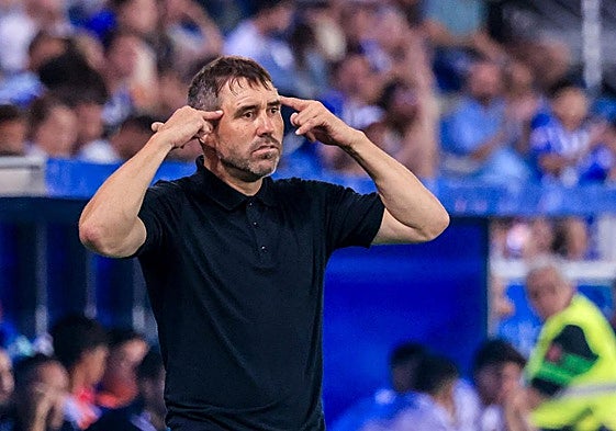 Coudet pide cabeza a sus jugadores.