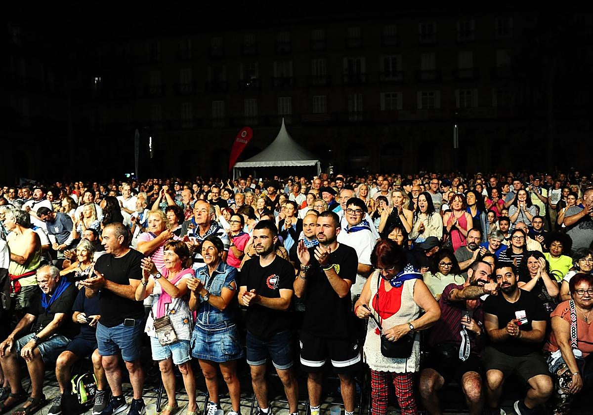 Imagen principal - Abraham Cupeiro, el gallego de &#039;Gladiator&#039;, salta a la arena en un Bilbao que oculta el precio de los conciertos