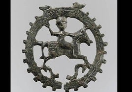 Uno de los dos colgantes visigodos del siglo VI que han sido devueltos a España por el Metropolitan de Nueva York.