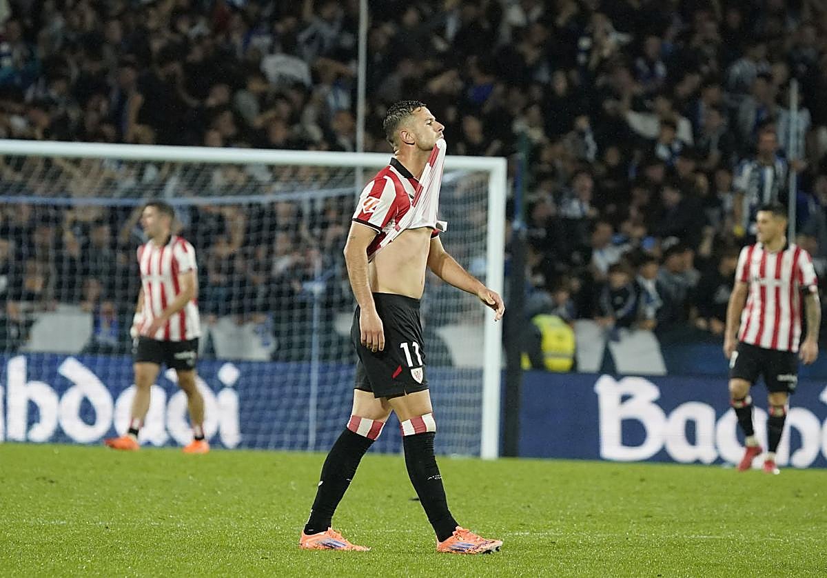 Guruzeta se lamenta en un momento del partido.