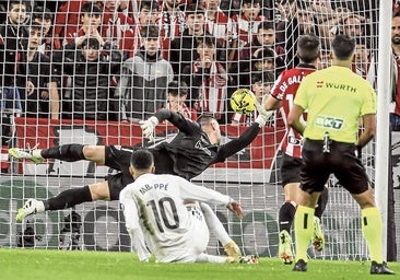 El Real Madrid gana silbando en San Mamés