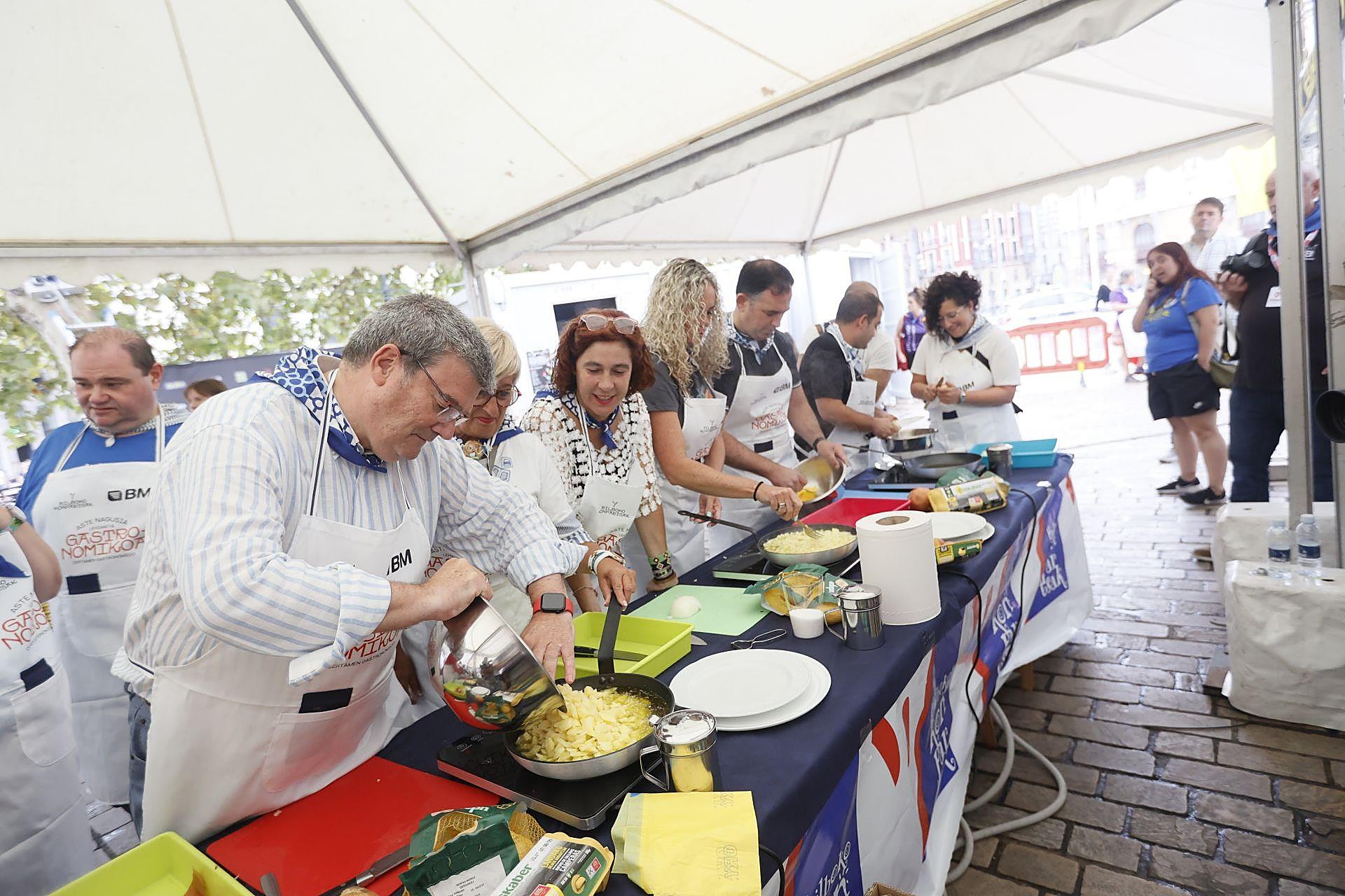 El olor a patata frita impregna El Arenal